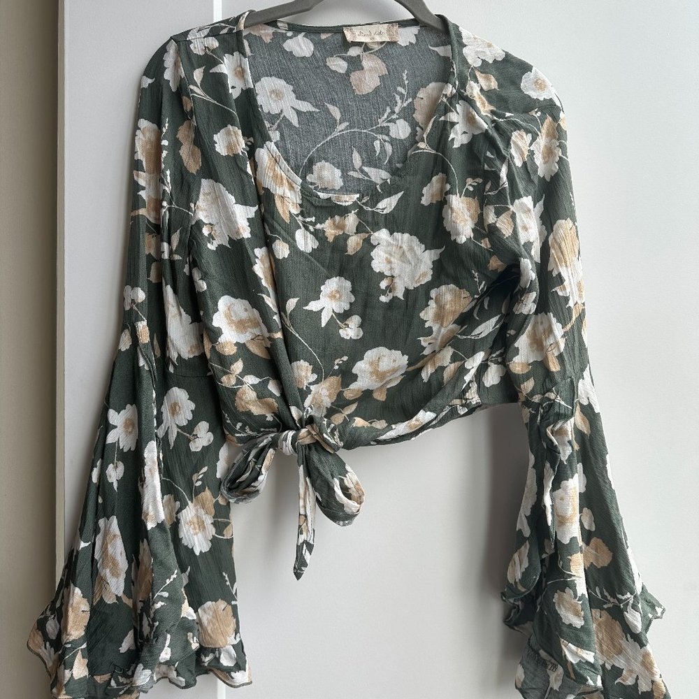 Altar'd State Green Floral Tied Crop Blouse